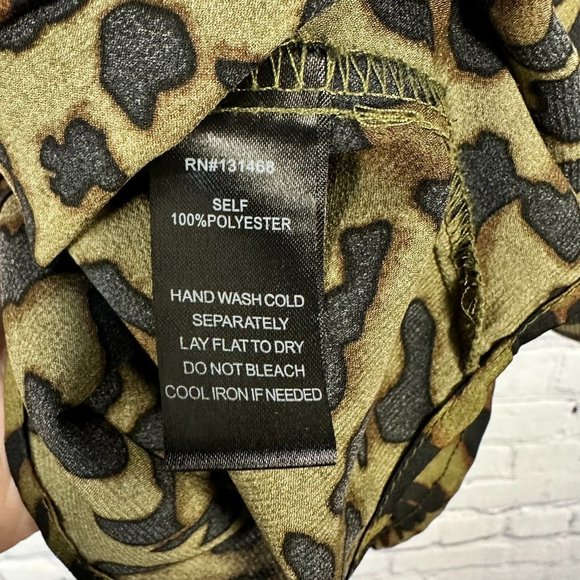 Fate Women's Leopard Print Button Up Collared Cap Sleeved Blouse, Size Med. NWOT - Picture 6 of 7